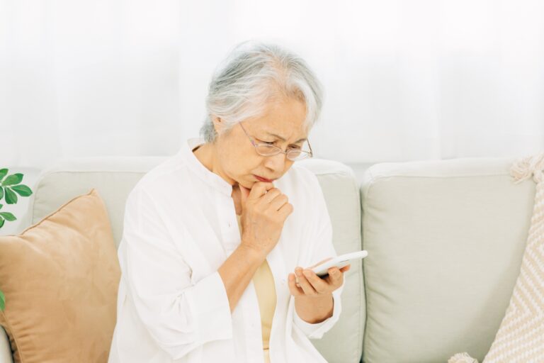 電話依存が招く高齢顧客対応の限界